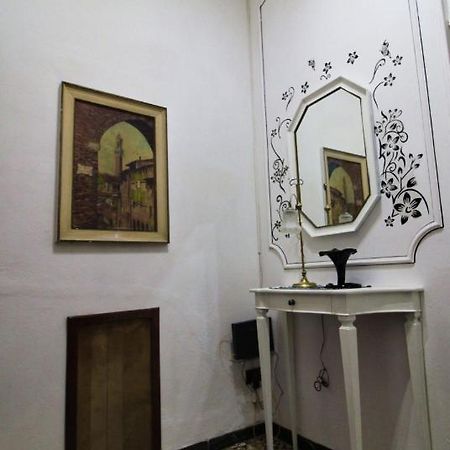 The House To The Walls Сиена Экстерьер фото